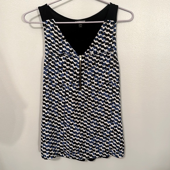 Express tank top blouse. Half zip in front - Picture 1 of 4